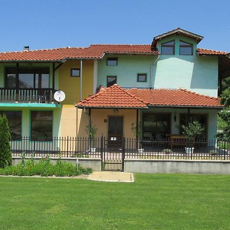Pri Orehite Guesthouse Oreshak  Exterior foto