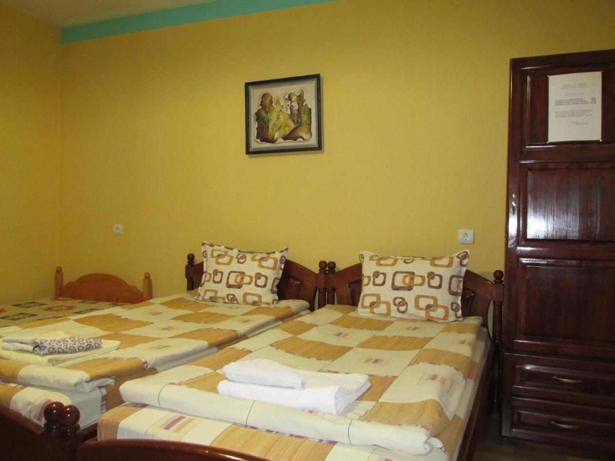 Pri Orehite Guesthouse Oreshak  Exterior foto